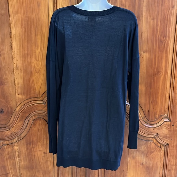 DG2 V-neck classic sweater NWT - Picture 5 of 8